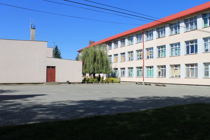 budynekszkoy2.jpg